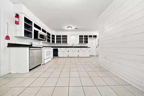 Kitchen - 2159 Hickory St, Conway, AR 72034 photo 3 of 3