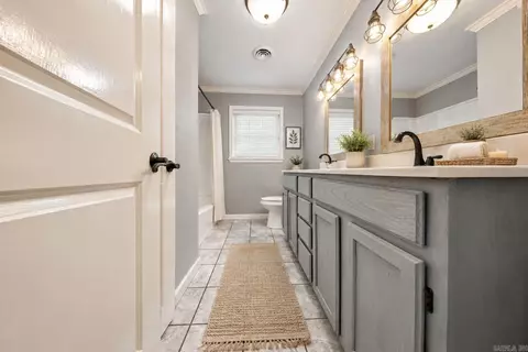 Bath - 2159 Hickory St, Conway, AR 72034 photo 1 of 2
