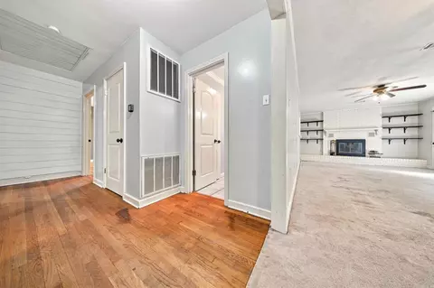 Entry Way - 2159 Hickory St, Conway, AR 72034 photo 1 of 2