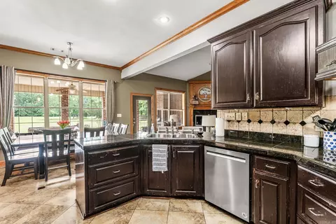 Kitchen - 13 Agarita Cv, Conway, AR 72032 photo 2 of 4
