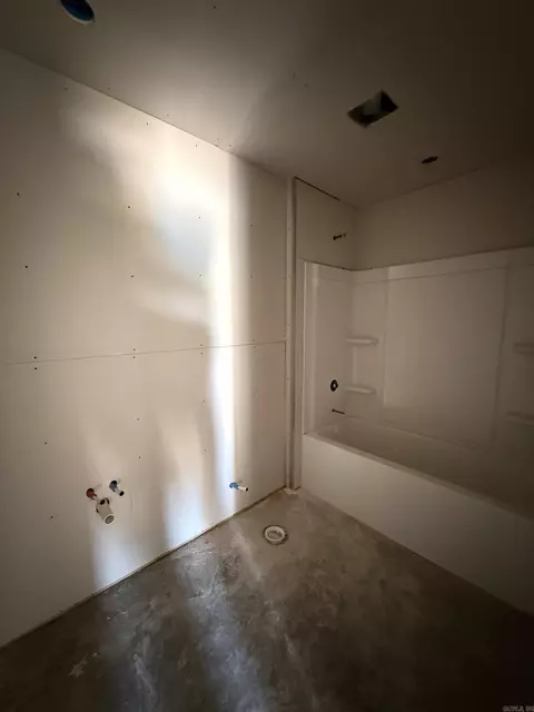 Bath - 107 King Ranch Dr, Beebe, AR 72012 photo 1 of 1