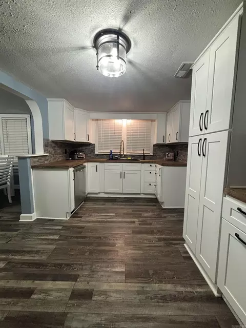 Kitchen - 1830 Dunklin, Kennett, MO 63857 photo 2 of 4