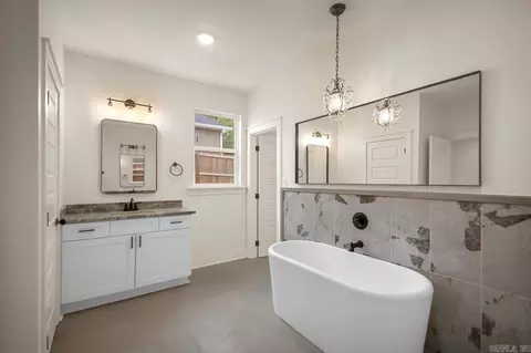 Bath - 5168 Peace Ln, Alexander, AR 72002 photo 5 of 8