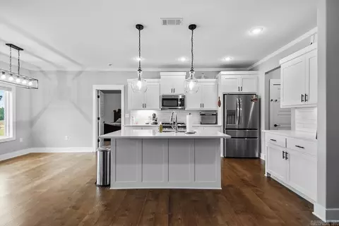 Kitchen - 10664 Gunter Loop, Benton, AR 72019 photo 1 of 4