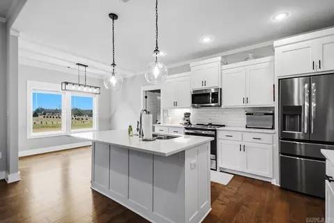 Kitchen - 10664 Gunter Loop, Benton, AR 72019 photo 2 of 4