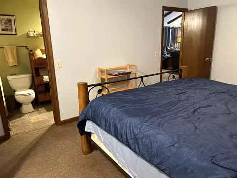 Bedroom - 892 N Riverview Ln, Mountain View, AR 72560 photo 2 of 3