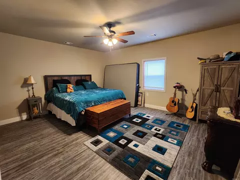 Bedroom - 333 Manor Dr, Melbourne, AR 72556 photo 2 of 3