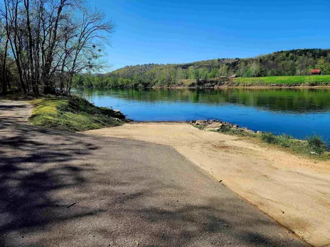 Exterior - 333 Manor Dr, Melbourne, AR 72556 photo 3 of 4