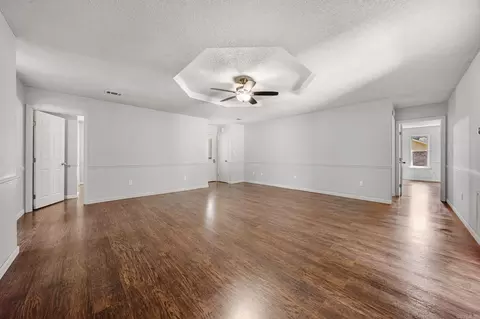 Living - 702 Kamak Dr, Beebe, AR 72012 photo 3 of 4