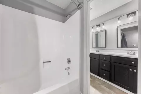 Bath - 702 Kamak Dr, Beebe, AR 72012 photo 2 of 3