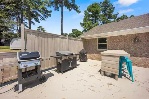 Exterior - 702 Kamak Dr, Beebe, AR 72012 photo 5 of 10