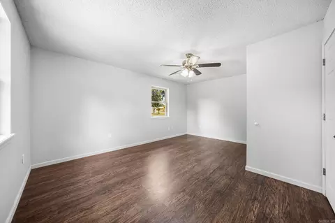 Living - 702 Kamak Dr, Beebe, AR 72012 photo 4 of 4