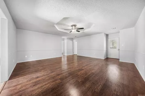 Living - 702 Kamak Dr, Beebe, AR 72012 photo 2 of 4