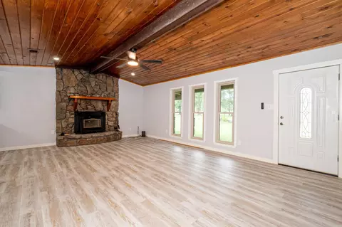 Living - 43 Calhoun 11, Hampton, AR 71744 photo 1 of 3