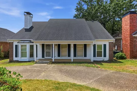 7 Carrollton Ct, Little Rock, AR 72211