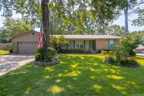 7600 Tomahawk Dr, North Little Rock, AR 72116