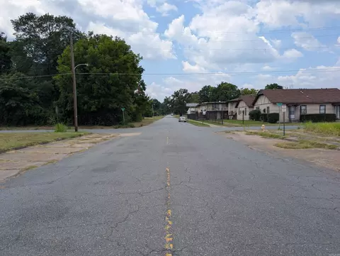 423 W Barraque St, Pine Bluff, AR 71601 photo 3