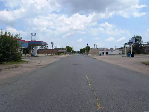 423 W Barraque St, Pine Bluff, AR 71601 photo 2