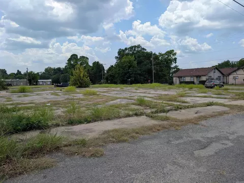421 W Barraque St, Pine Bluff, AR 71601 photo 3