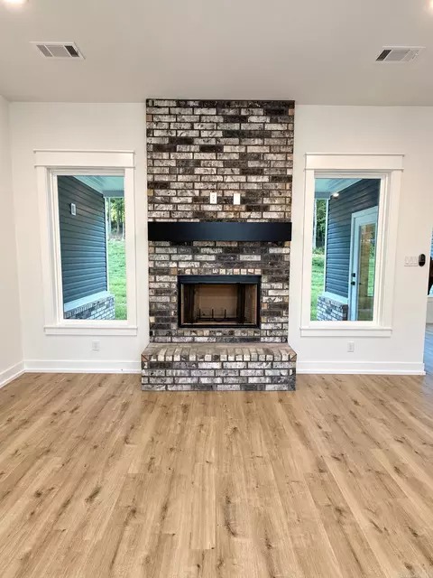 Living - 7073 Cold Crk, Alexander, AR 72002 photo 2 of 2