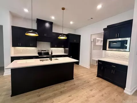 Kitchen - 7073 Cold Crk, Alexander, AR 72002 photo 1 of 2