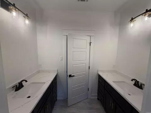 Bath - 7073 Cold Crk, Alexander, AR 72002 photo 1 of 4