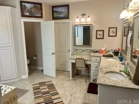 Bath - 1185 Blue Grass, Benton, AR 72019 photo 1 of 5