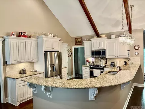 Kitchen - 1185 Blue Grass, Benton, AR 72019 photo 2 of 4