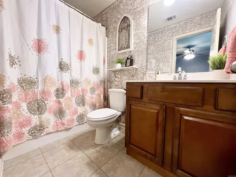 Bath - 630 Shiloh Dr, Conway, AR 72032 photo 1 of 2