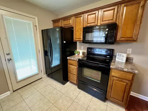 Kitchen - 630 Shiloh Dr, Conway, AR 72032 photo 2 of 2