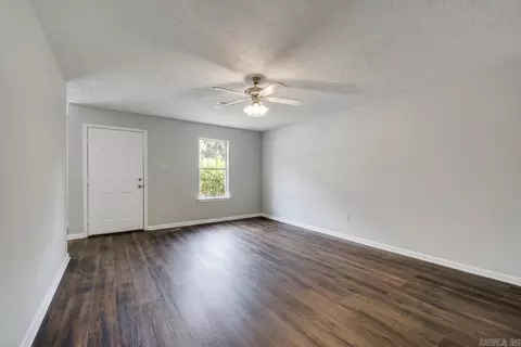 Living - 524 Second St, Conway, AR 72032 photo 2 of 4