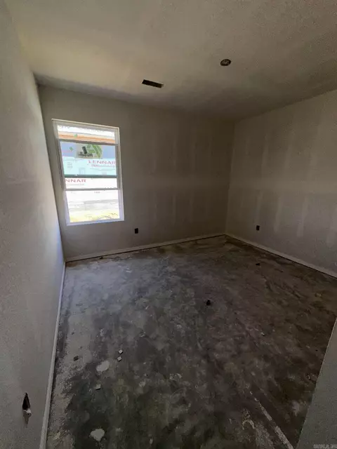 Bedroom - 8009 Chesapeake Trl, Bauxite, AR 72011 photo 2 of 3