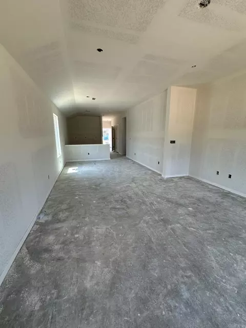 Living - 8009 Chesapeake Trl, Bauxite, AR 72011 photo 1 of 1