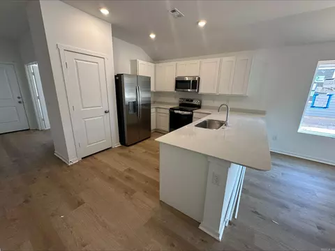 Kitchen - 8033 Chesapeake Trl, Bauxite, AR 72011 photo 1 of 1