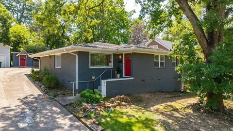 211 Colonial Ct, Little Rock, AR 72205
