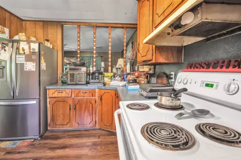 Kitchen - 80 Parliment Hl, Mount Ida, AR 71957 photo 3 of 5