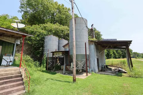 Exterior - 80 Parliment Hl, Mount Ida, AR 71957 photo 9 of 13