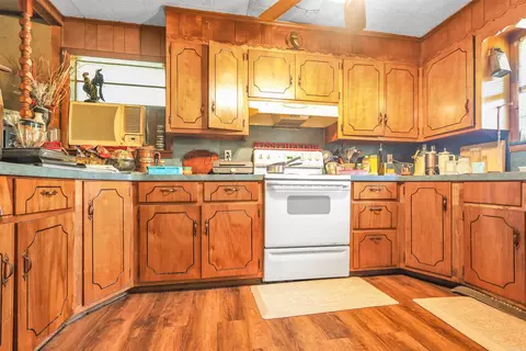 Kitchen - 80 Parliment Hl, Mount Ida, AR 71957 photo 2 of 5