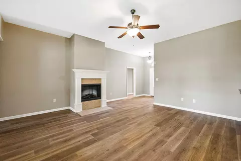 Living - 104 Sahalee Cv, Haskell, AR 72015 photo 3 of 5