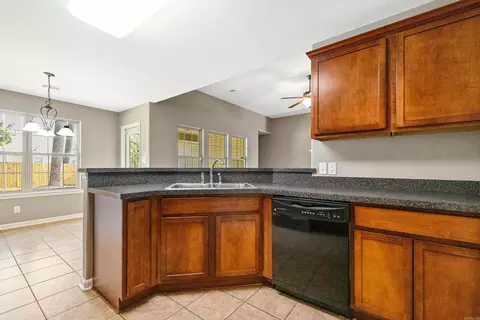 Kitchen - 104 Sahalee Cv, Haskell, AR 72015 photo 1 of 3
