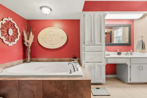 Bath - 364 E Hwy 286 E, Conway, AR 72032 photo 6 of 9