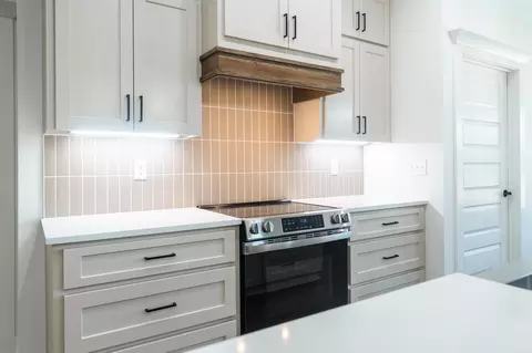 Kitchen - 120 Michael Dr, Cabot, AR 72023 photo 7 of 10