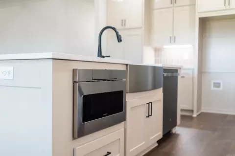 Kitchen - 120 Michael Dr, Cabot, AR 72023 photo 8 of 10