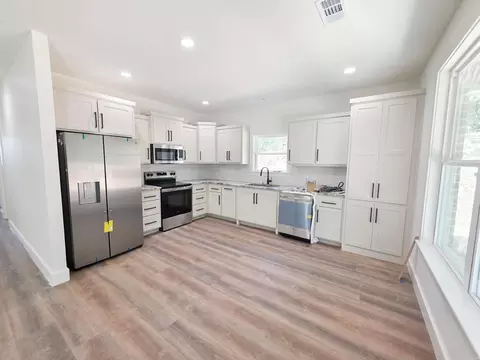 Kitchen - 563 Crepe Myrtle Loop, Cabot, AR 72023 photo 1 of 3