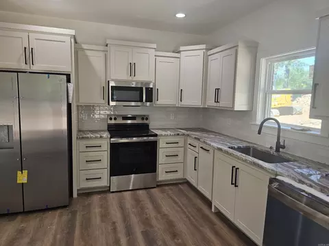 Kitchen - 563 Crepe Myrtle Loop, Cabot, AR 72023 photo 2 of 3