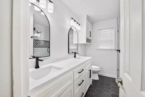 Bath - 97 Rosebud Cir, Cabot, AR 72023 photo 1 of 5