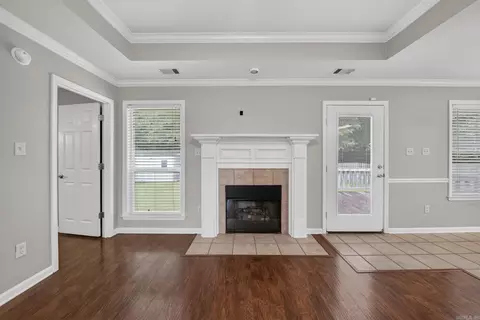 Living - 97 Rosebud Cir, Cabot, AR 72023 photo 3 of 4