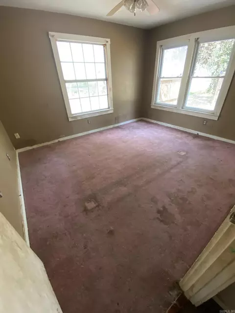 Bedroom - 1007 E Sullenberger Ave, Malvern, AR 72104 photo 2 of 2