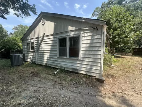 Exterior - 1007 E Sullenberger Ave, Malvern, AR 72104 photo 4 of 7