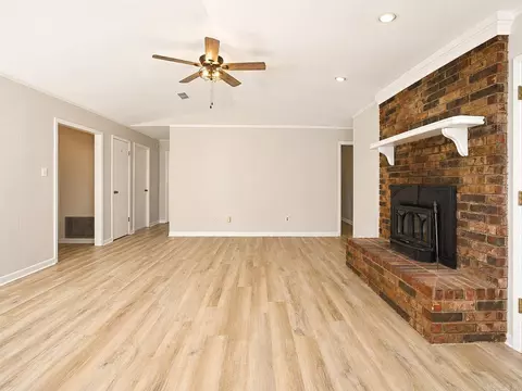 Living - 9003 Dyson, Pine Bluff, AR 71603 photo 3 of 4